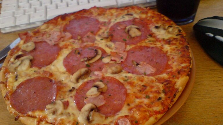 10 Frozen Pizzas Ranked Worst to Best - According to Italian Chefs