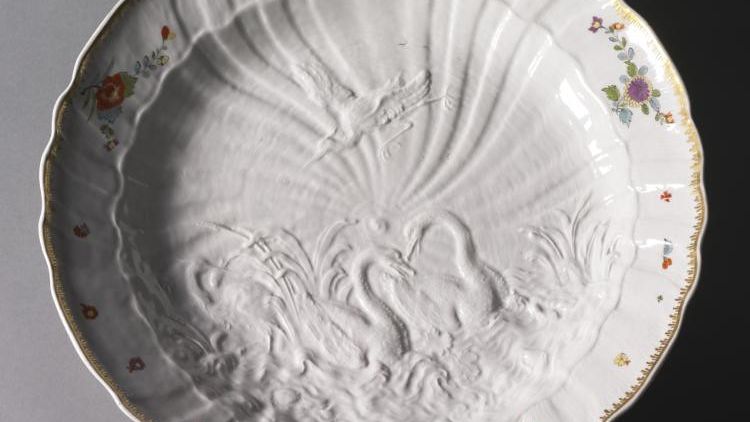 8 Antique China Sets Worth Thousands That Collectors Still Chase