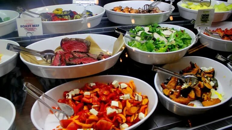 Seasoned Servers Spot These 10 Red Flags the Second You Open the Menu