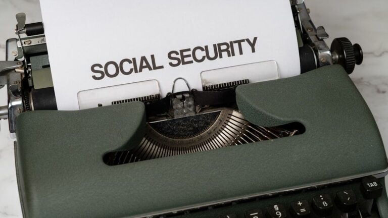 The Salary You Need to Earn to Get the Maximum Social Security Benefit