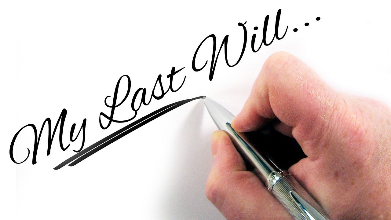 5 Legal Documents to Sign Before 65 to Protect Your Assets