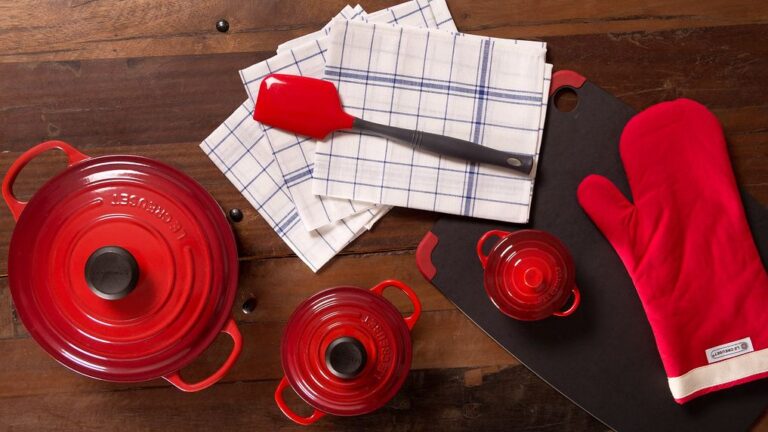 4 Vintage Cookware Pieces That Look Ordinary but Are Secretly Valuable