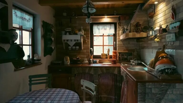 "Blacklisted" Houses: 8 Features That Can Make a Home Nearly Impossible to Sell