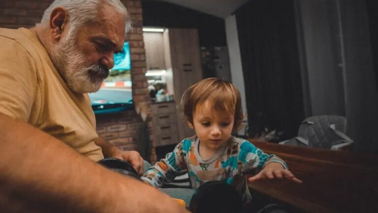 Generational Trauma: 15 Everyday Grandparent Habits That Can Leave Real Emotional Scars