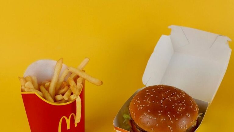 9 Fast-Food Burgers Ranked From Most Addictive to Least