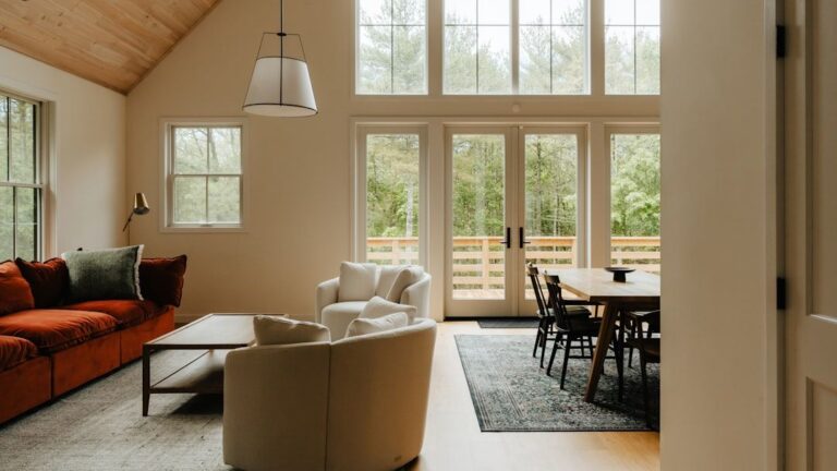 Ghost Mansions: Why the 5-Room "Forever Home" Is Getting Harder to Sell for Boomers