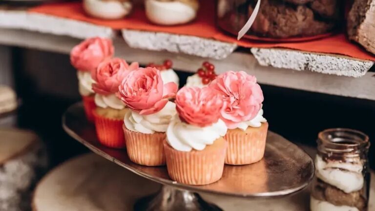 Seasoned Waiters Spot These 10 Red Flags the Moment You Open a Menu