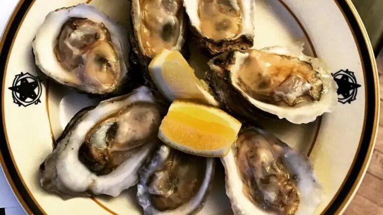 As a Chef, Here Are 6 Steakhouse Dishes I Order - and 4 I Always Avoid