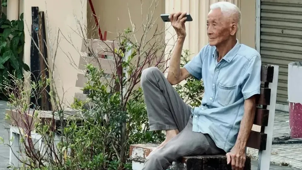 11 Things in Your Parents' Home That May Hint They're Struggling More Than They Say