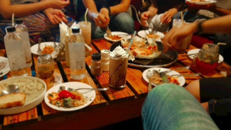 Seasoned Servers Immediately Notice These 10 Things When You Open the Menu