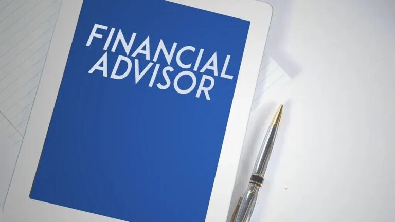 7 Daily Habits Financial Planners Recommend Before Turning 50