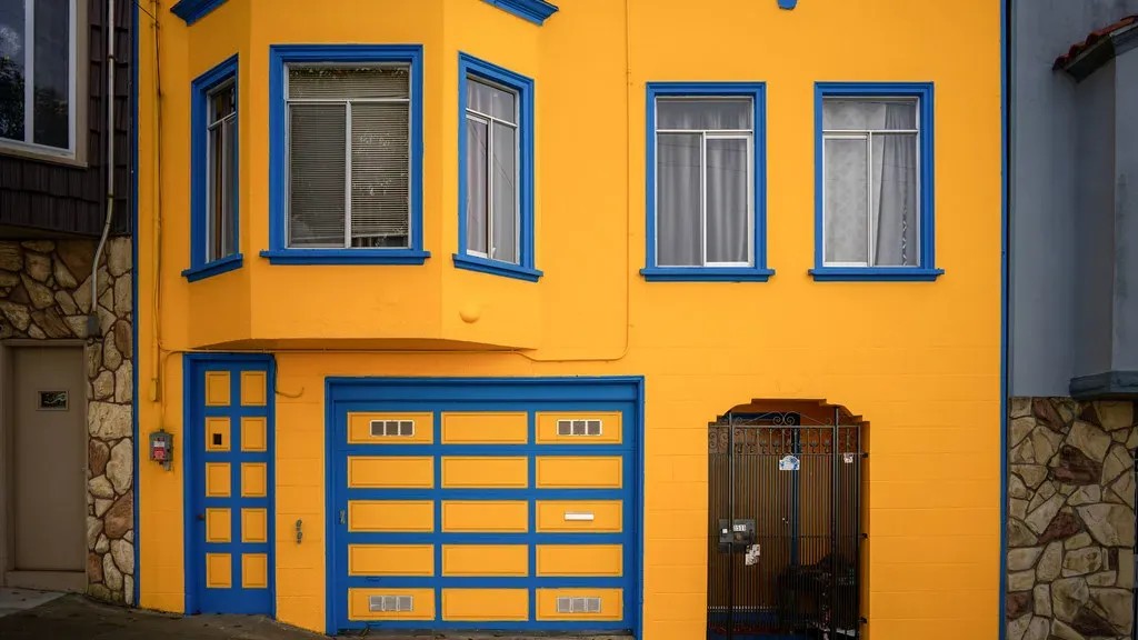 The Curb Appeal Curse: 5 Exterior Colors That Make a House Look "Cheap" to Appraisers