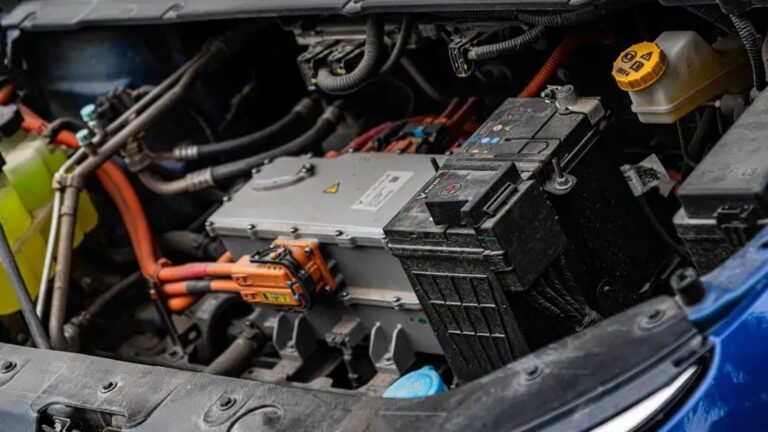 10 Car Repairs Mechanics Say You Can Easily Do Yourself (But Won't Mention)