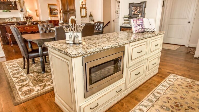 6 Kitchen Countertop Trends Designers Say Are Quickly Fading