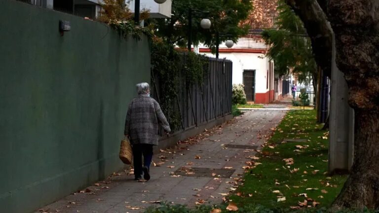 What the Average Middle-Class Retiree Spends Monthly at 70