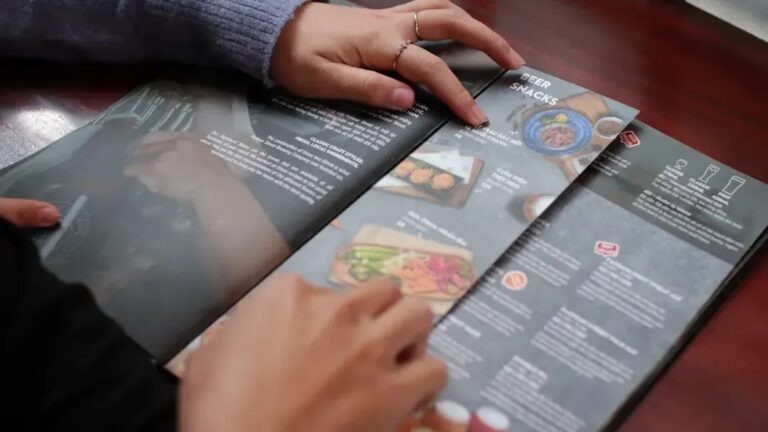 7 Restaurant Tactics Insiders Say Diners Often Fall For