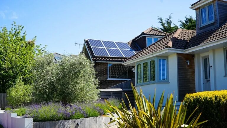 Why 4 in 10 Americans Are Quietly Walking Away From Solar Panels