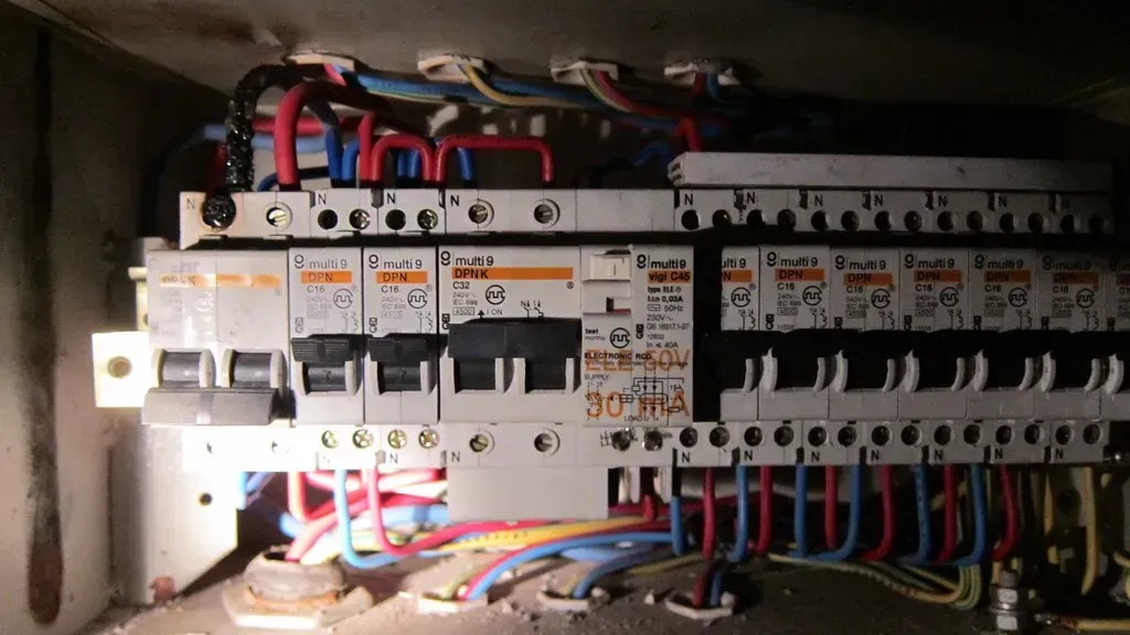 10 Electrical Add-Ons Inspectors Say Are Illegal - Yet Homeowners Still Install Them