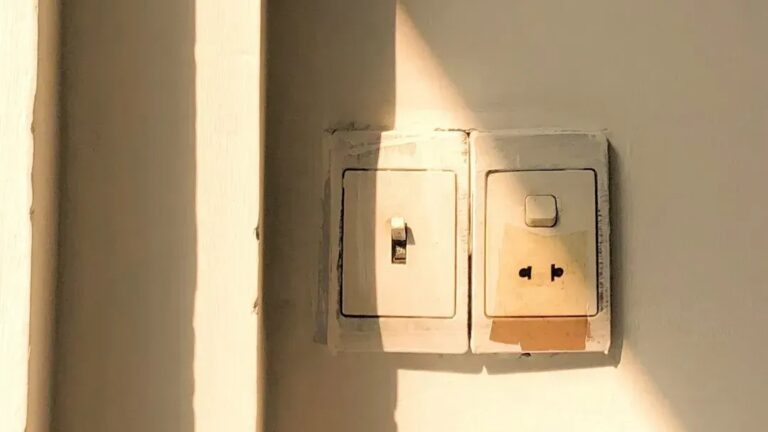 11 Spots Most People Forget to Clean - But Guests Notice Instantly