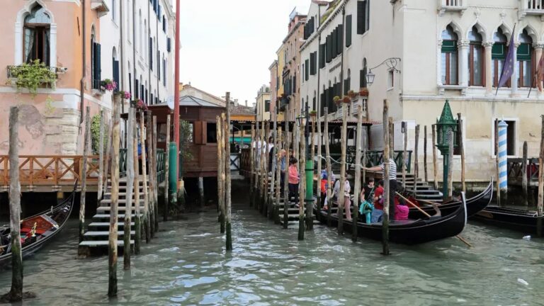 Think Twice Before Booking: 13 Tourist Destinations Travelers Say Disappointed Them