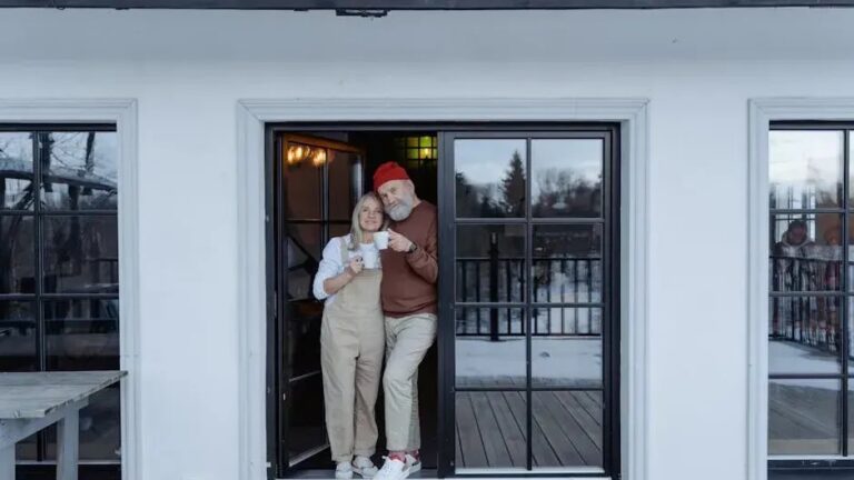 10 Things You'll Always Notice in Homes of People Who Retired the "Old-School" Way - A Stark Contrast to Today