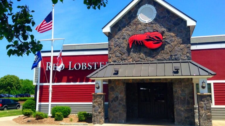 The No-Go List: 10 Restaurant Chains Diners Say Aren't Worth the Cost