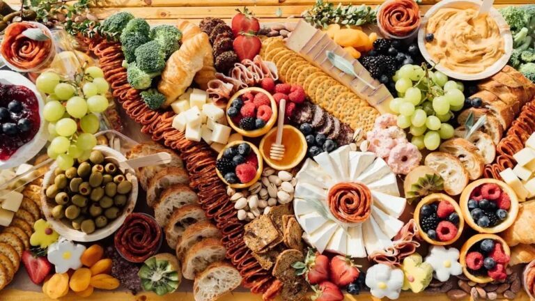 8 Foods Servers Say Customers Keep Ordering That Frustrate the Entire Kitchen