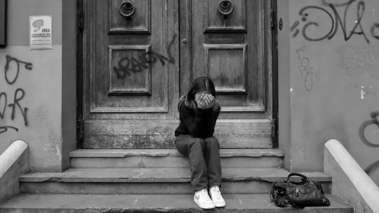 11 Mistakes U.S. Expats Make in Greece That Locals Quietly Dislike