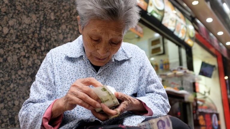 Here's What Lower-Income Retirees Receive From Social Security at 62