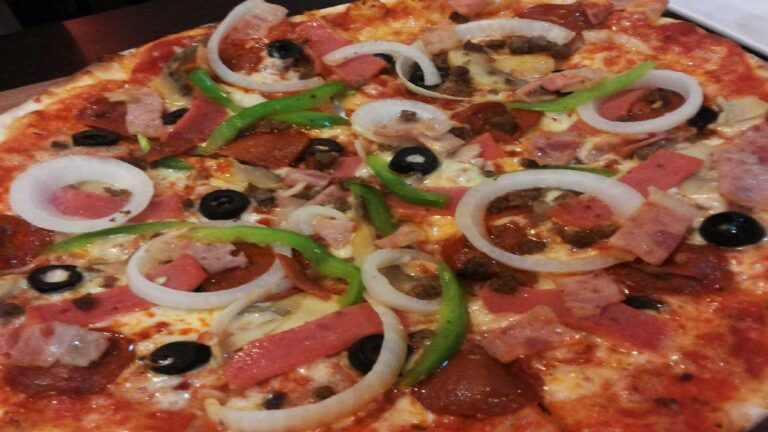 If You Remember These 4 Pizza Chains, Your Childhood Was Top-Tier