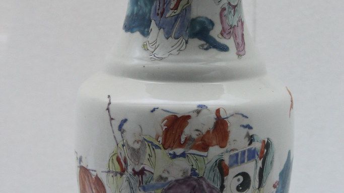 8 Antique China Sets That Collectors Still Pay Big Money For