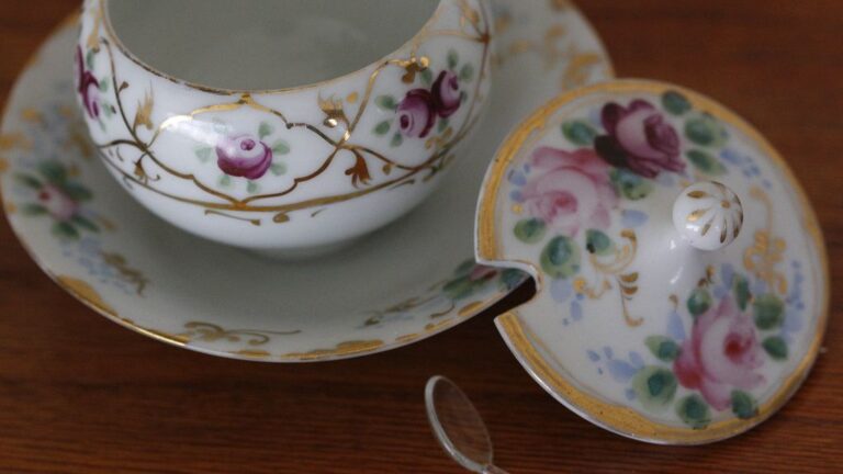 8 Antique China Sets That Are Still Worth a Fortune