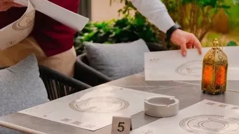 10 Phrases Restaurant Staff Use to Quickly Identify a Low-Spending Customer