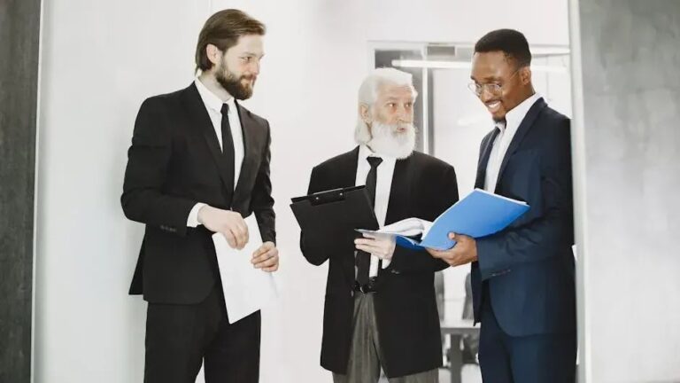 10 Signs Someone Is Rich - and You'd Never Guess It