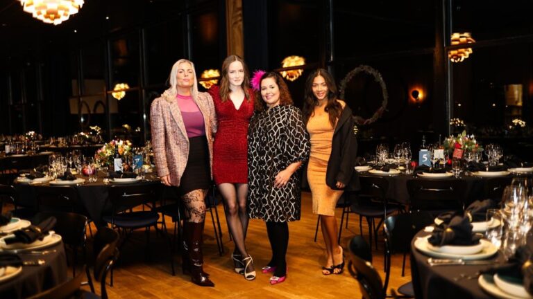 Fine-Dining Servers Say These 12 Red Flags Stand Out Almost Instantly