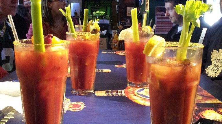 A Bartender With 15 Years Behind the Bar Reveals 6 Drinks They'd Never Order