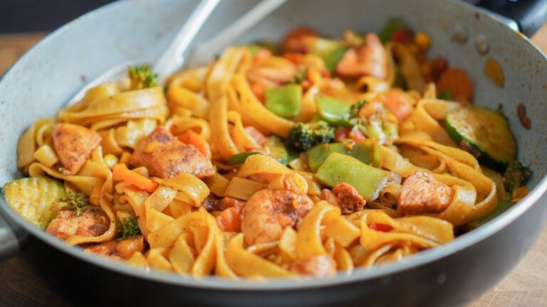 When I Don't Feel Like Cooking, These 26 Quick 20-Minute Dinners Save Me