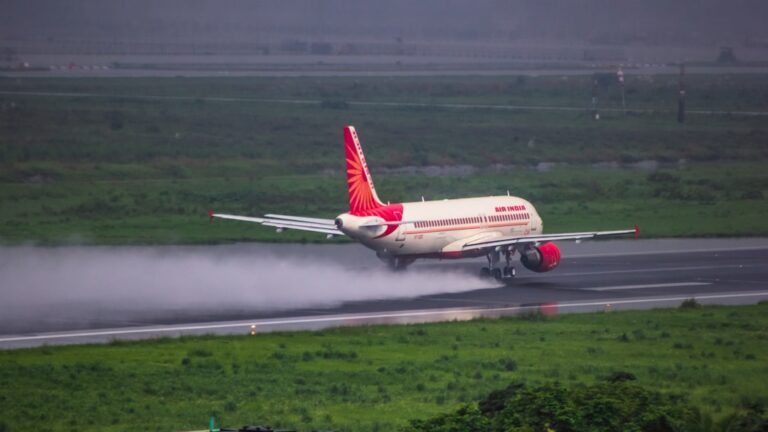 These 6 Airport Mistakes Instantly Make You Look Like an Amateur Traveler