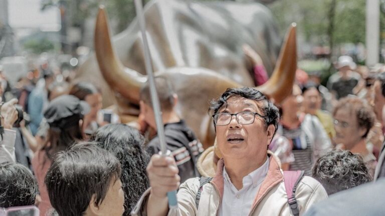 Before You Travel: 5 Tourist Habits Locals Secretly Can't Stand