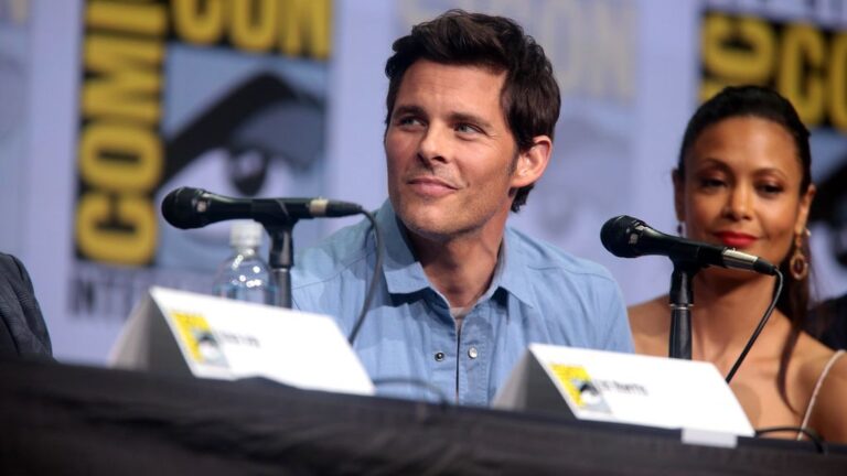 9 Celebrities Who Appeared on Saved by the Bell Before Fame