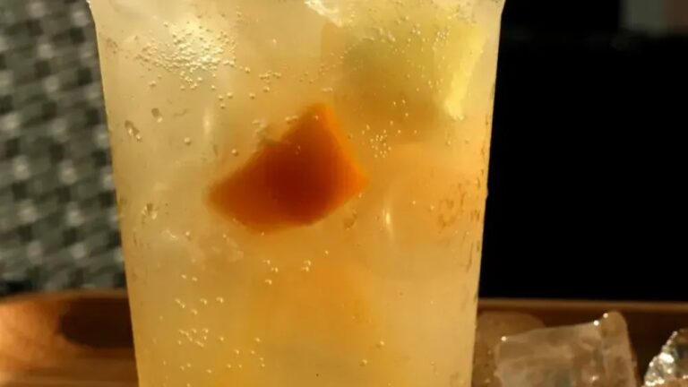 After 12 Years as a Bartender, These 9 Drinks Signal a Bad Tipper