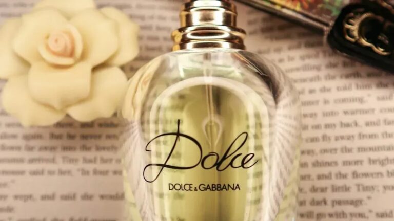 The Quiet Wealth Uniform: 10 Brands Rich People Rarely Wear