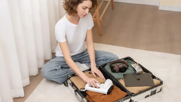 How to Pack Efficiently for Short Trips