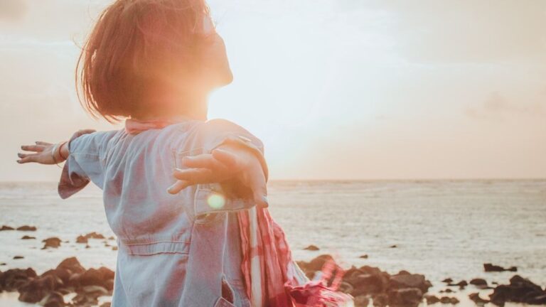 The Unexpected Habits of People Who Stay Creatively Consistent