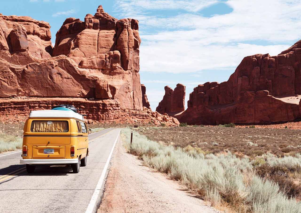 The Best US Scenic Drives for a Fall Weekend